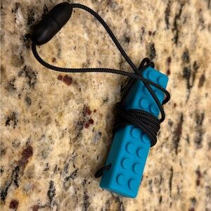 Chewy block necklace (NEW)